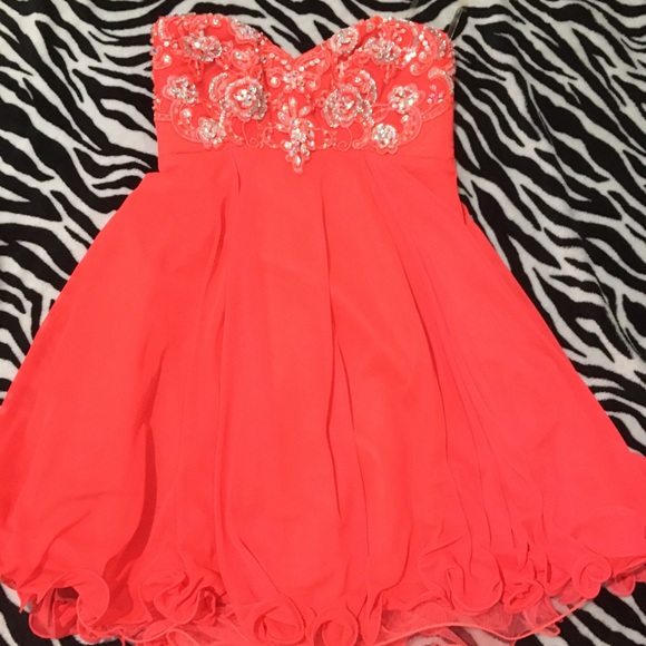Coral Formal/Banquet Dress - Picture 1 of 4